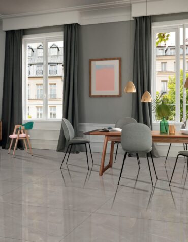 Cerâmica Armani Platinium Klay 60x120 com fundo cinza-claro e acabamento polido