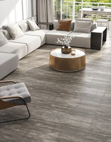 pavimento cer&acirc;mico travertino nero em sala moderna