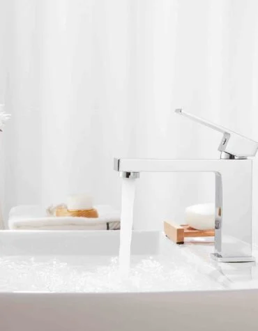 TORNEIRA LAVATORIO PLANO