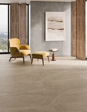 Promova ao seu espaço um toque de luxo subtil com o Pavimento Cerâmico Creta In/Out 60x120.