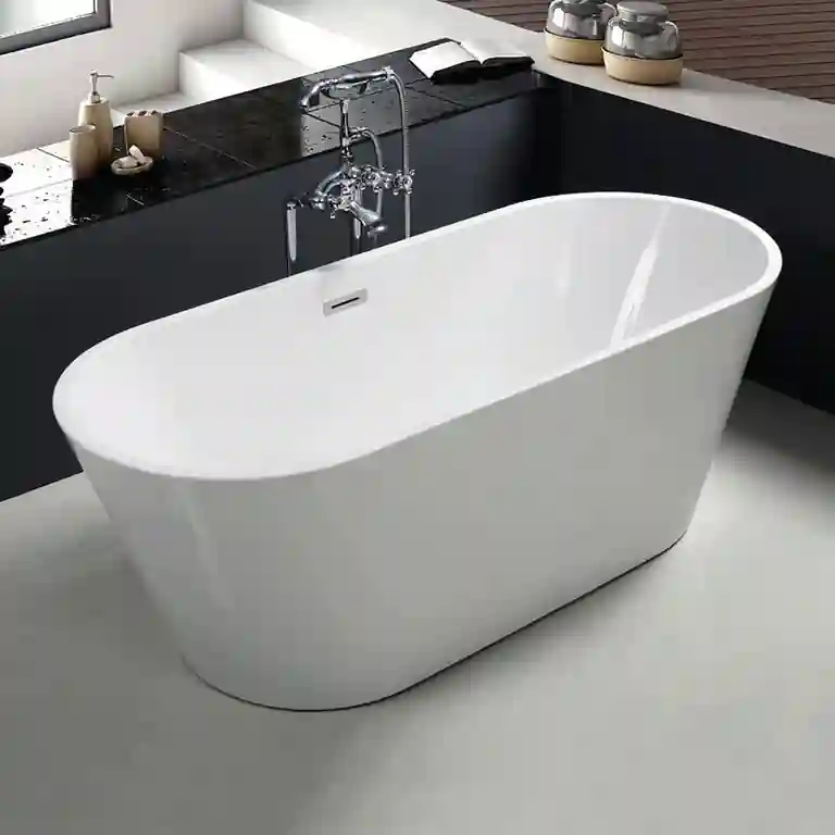 Banheira independente Asti com design oval elegante e acabamento fino para casas de banho modernas