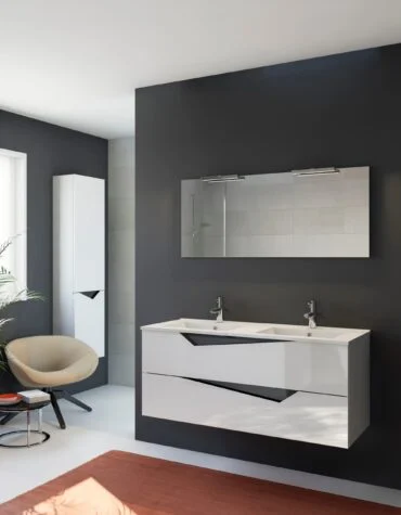 Movel casa de banho suspensa Splendia frisos recortadas e frisos interiores lacados, corpo branco e pés metálicos, contra parede clara