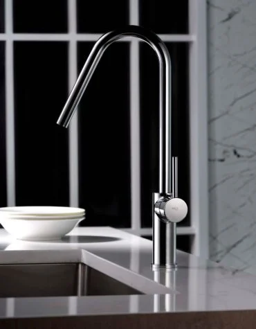 Torneira de cozinha compacta Kenia com design moderno e elegante