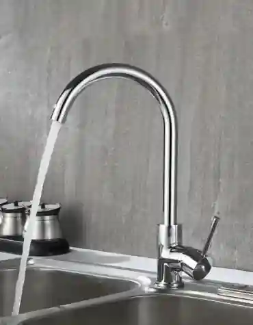 Torneira de cozinha Lumis Elegante com bica alta arredondada e comando lateral ergonómico