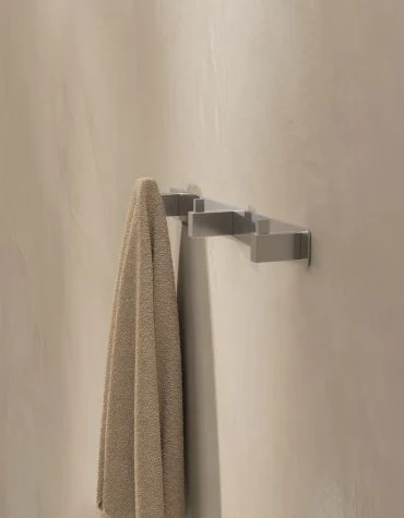 Cabide triplo Technic com design moderno e estrutura resistente