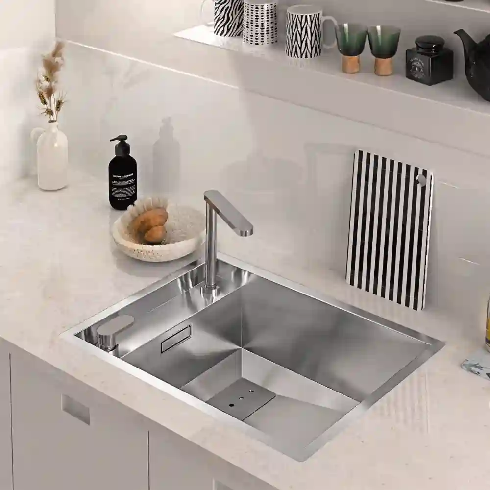 Lava-loiça moderno Invisible 40 Rodi