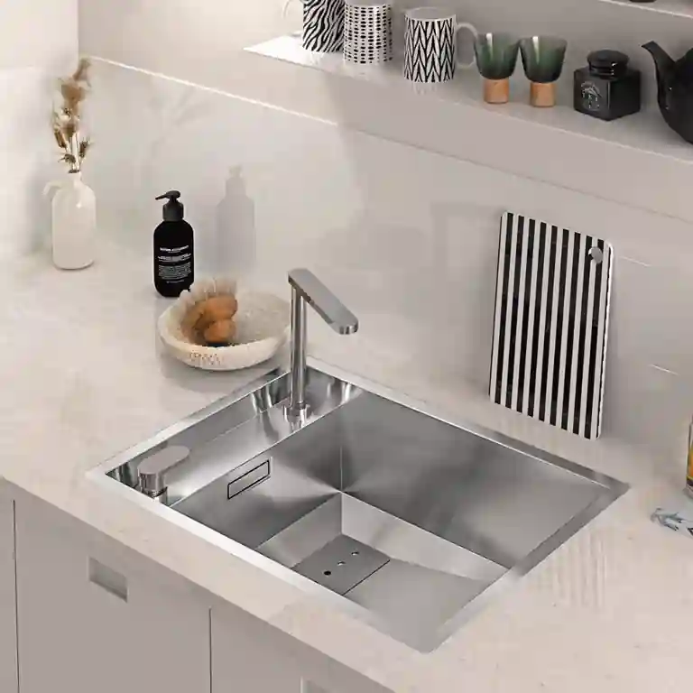 Lava-loiça moderno Invisible 40 Rodi