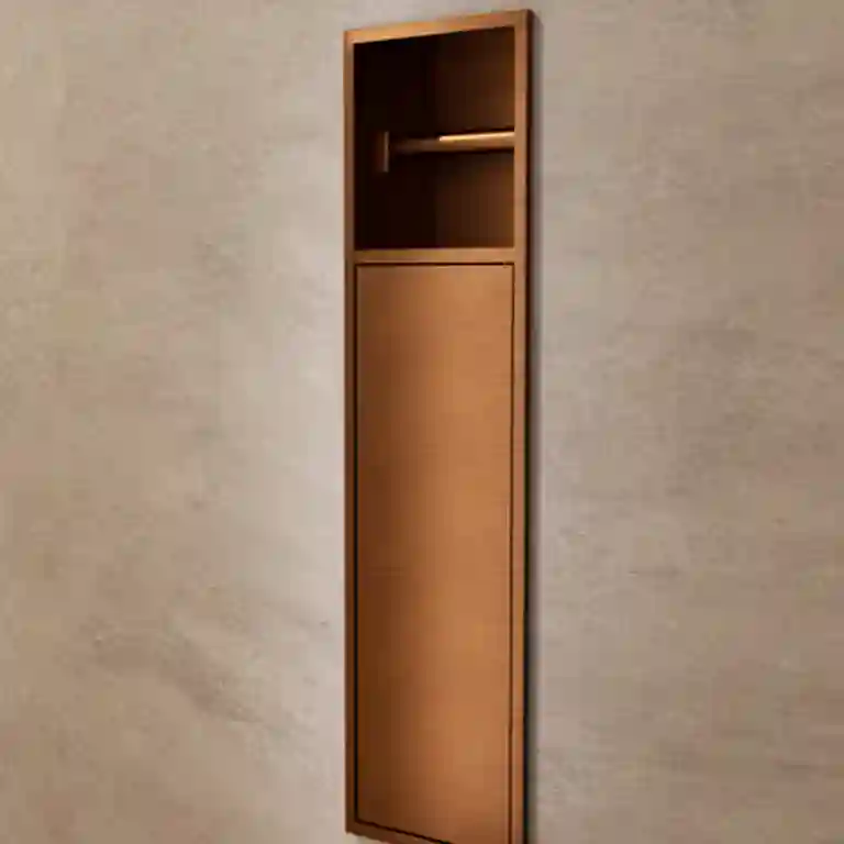 Nicho com suporte porta rolos 1 nicho com suporte porta rolos em aço inox dourado embutido em parede de casa de banho moderna