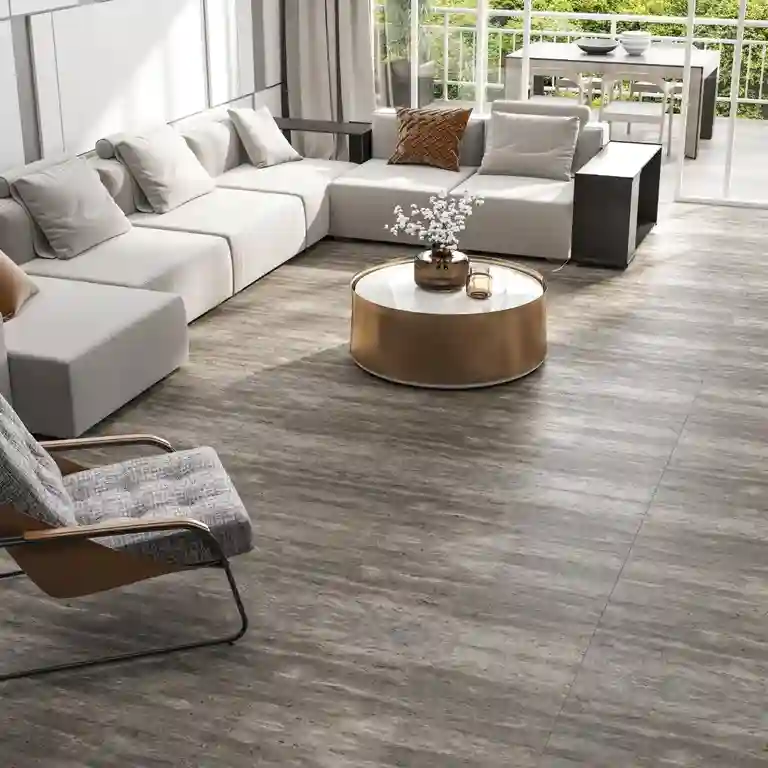 Pavimento cerâmico Travertino Nero 1 pavimento cerâmico travertino nero em sala moderna